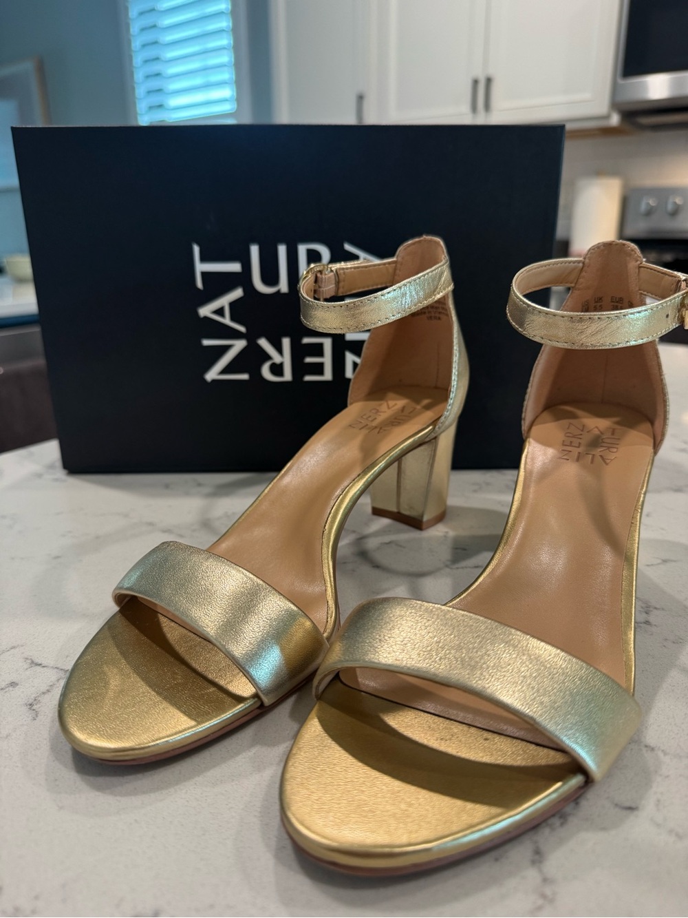 Naturalizer Women’s Vera Sandals in Dark Gold Size 8. Worn Once!